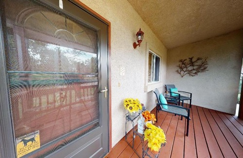 Monument House | Family-Friendly 4-Star Escape at 120 Winding Meadow