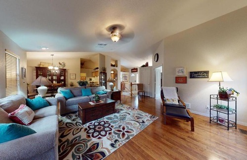 Monument House | Family-Friendly 4-Star Escape at 120 Winding Meadow