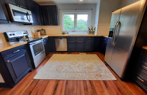 Mount Airy House | Historic Home in Mayberry with Family & Pet-Friendly Amenities