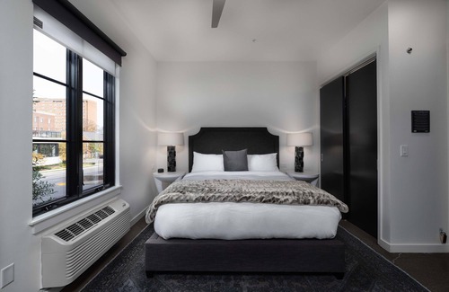 West End Hotel | Stylish 121 Hotel by AvantStay | Modern Suite in Nashville