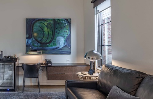 West End Hotel | Stylish 121 Hotel by AvantStay | Modern Suite in Nashville