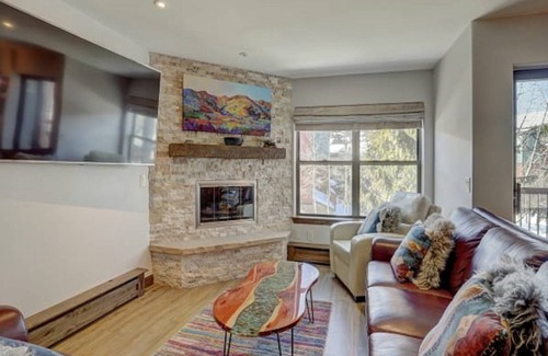 Historic District House | Spacious 4-Bedroom House with Private Pool and Hot Tub