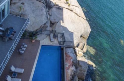 Nelly Bay Apartment | Experience Oceanfront Bliss at One Bright Point Hotel
