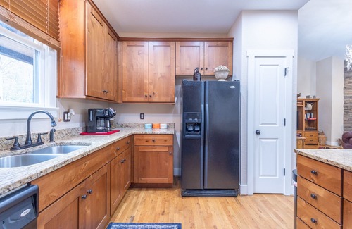 Bear Lake Reserve Cottage | Relaxing Retreat at 122 Millstone Lane, Bear Lake Reserve