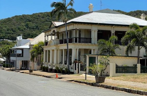 Cooktown Apartment | Discover 122 on Charlotte: Guest Rated 9/10 Experience