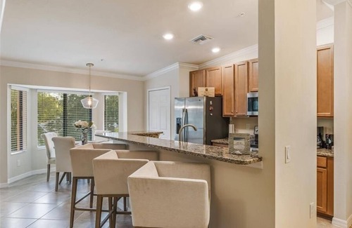 Cypress Lake Condo | Inviting Fort Myers Home with Ocean View and Pool