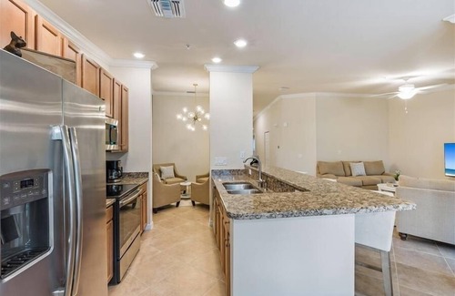 Cypress Lake Condo | Inviting Fort Myers Home with Ocean View and Pool
