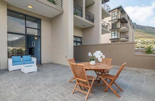 Hout Bay Apartment | Cozy 2-Bedroom Apartment for Families and Friends