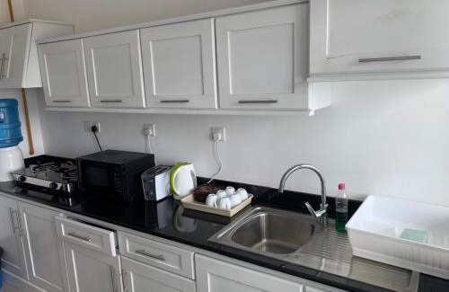 Nilaveli Apartment | Oceanfront Escape: 4-Star Condo with Beach Access & Pool