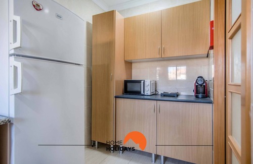 Vale de Parra Apartment | Kid-Friendly Retreat with Pool and Garden in Galé