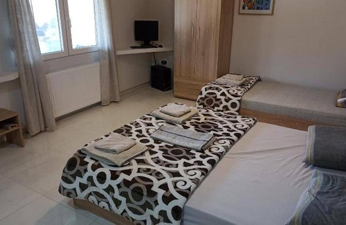 Kilkis Villa | Spacious 3-Bedroom Villa with Kitchen for Up to 8 Guests