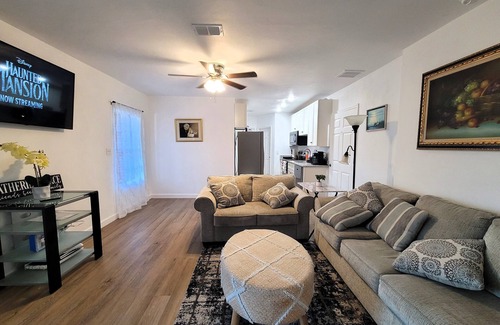Tallahassee Apartment | Stylish 5BR Duplex Near FSU with Pet-Friendly Perks