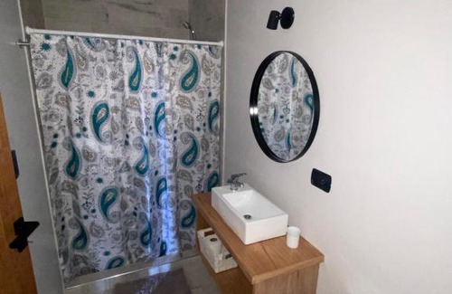 Suipacha Apartment | Exceptional 126 Suite “Centro” - Family-Friendly Retreat