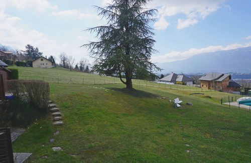 Pugny-Chatenod Apartment | Explore 127 - T1 bis Duplex in Scenic Pugny
