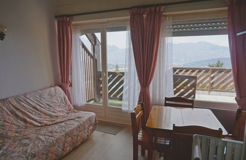 Pugny-Chatenod Apartment | Explore 127 - T1 bis Duplex in Scenic Pugny