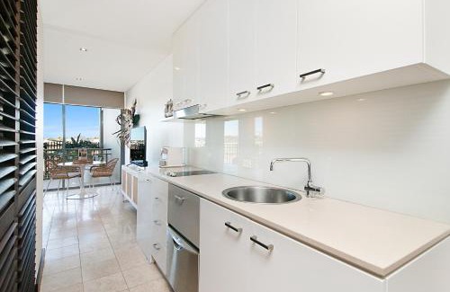 Casuarina Apartment | Stylish 4-Star Resort Apartment with Ocean View & Pool