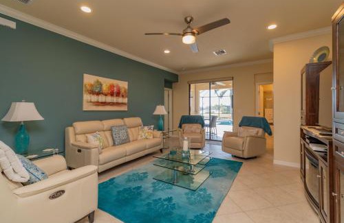Bradenton House | Beautiful Lakeside Home with Pool & Spa in River Strand