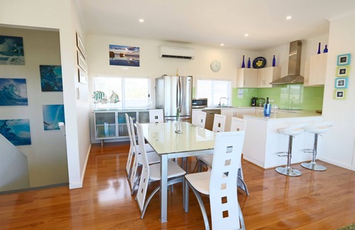 Waterhouse House | Sea Views and Family-Friendly Amenities at 128 The Esplanade