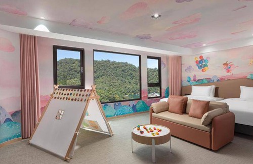 Yuchi Hotel | Elegant 129 m² Hotel for 4 with Pool & Spa Experience