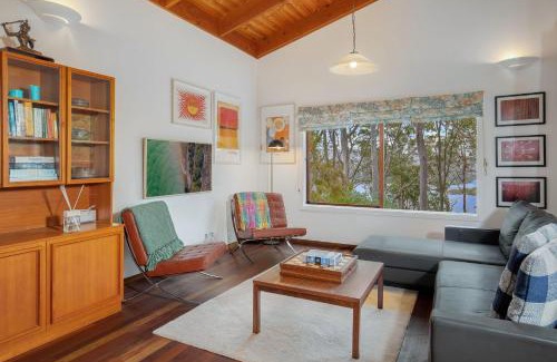 Bermagui House | Discover 129 Murrah: Family-Friendly with Breakfast Included
