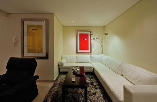 Cape Town City Centre Apartment | Elegant 129 on Kloof Nek Apartments with Ocean Views