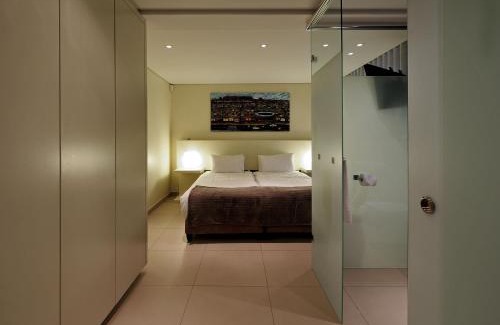 Cape Town City Centre Apartment | Elegant 129 on Kloof Nek Apartments with Ocean Views
