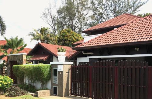 Taman Tanjung Villa | Elegant 12Haven Seaside Villa with Kids Pool & Ocean View