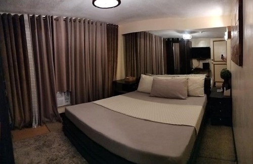 Cainta Apartment | Cozy Stay at Cambridge Village Condo with Pool Access