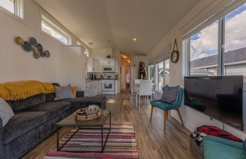 Regional District of Mount Waddington Apartment | Oceanfront Bothan Mara Cottage: Guest Rated 10/10