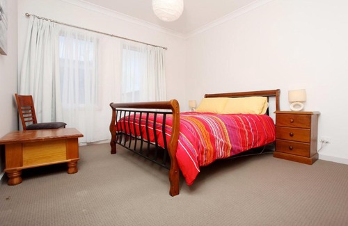 Hayborough Apartment | Pet-Friendly Getaway at 13 Elliot Ave - BYO Linen Welcome