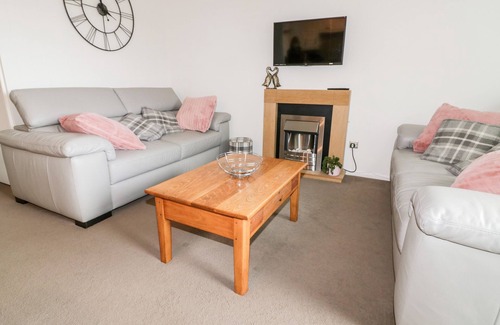 Saint Ann's Chapel Cottage | 13 Manorcombe Bungalows