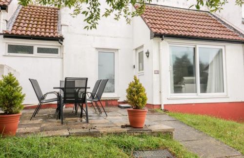 Saint Ann's Chapel House | Pet-Friendly Retreat at 13 Manorcombe Bungalows, Rated 9.4