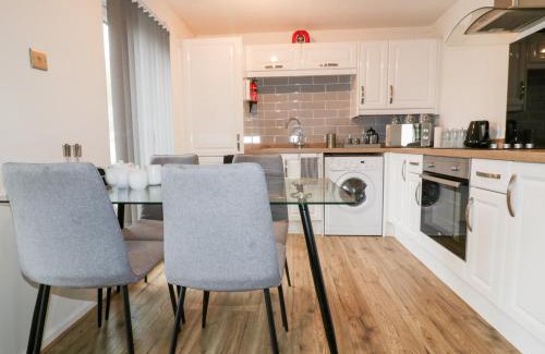 Saint Ann's Chapel House | Pet-Friendly Retreat at 13 Manorcombe Bungalows, Rated 9.4