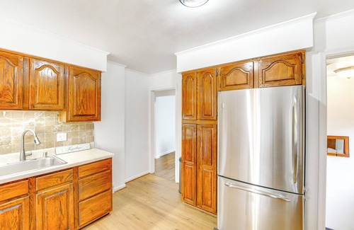 Dearborn House | 13 Mi to Downtown Detroit: Bright Home