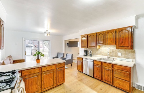Dearborn House | 13 Mi to Downtown Detroit: Bright Home