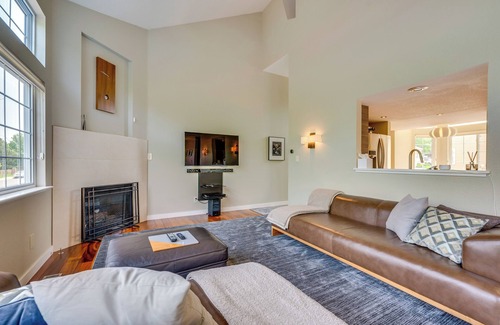 Arvada House | Bright Arvada Townhome with Deck, Grill & Family Amenities