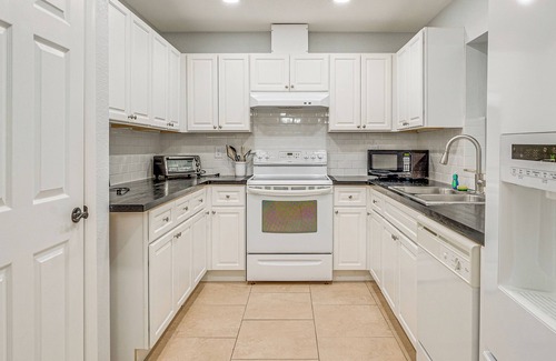 Spring Hill House | Cozy Florida Vacation Home with Ocean View & Private Yard