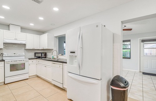 Spring Hill House | Cozy Florida Vacation Home with Ocean View & Private Yard