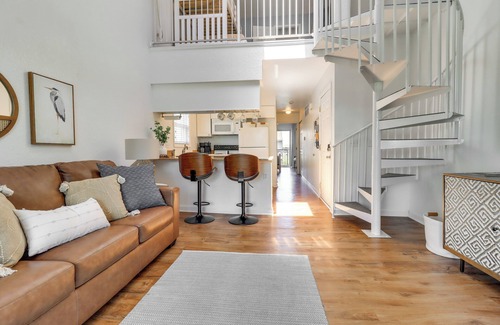 Oak Harbor Condo | 13 Mi to Port Clinton: Lake Erie Getaway w/Dock