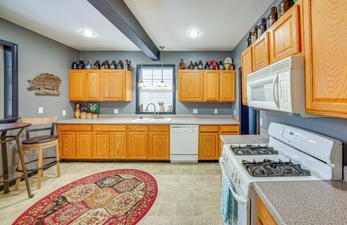 Wallace House | 13 Mi to Skiing: Downtown Wallace Home w/Deck