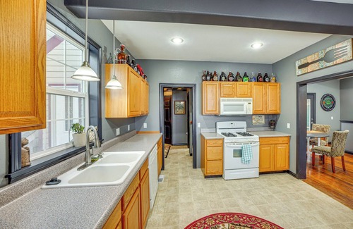 Wallace House | 13 Mi to Skiing: Downtown Wallace Home w/Deck