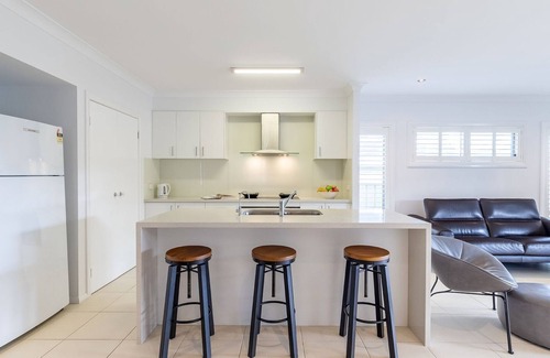 Anna Bay House | Ideal Oceanfront Retreat with Pet Friendly Amenities