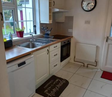 Sligo House | Family-Friendly Stay at 13 Pearse Tce. with Top Reviews