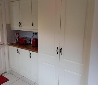 Sligo House | Family-Friendly Stay at 13 Pearse Tce. with Top Reviews
