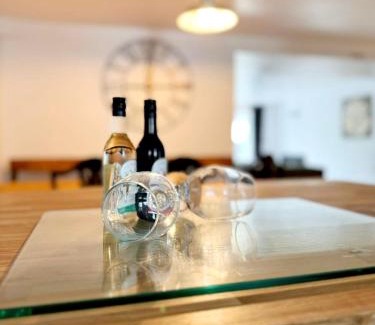 St Ives House | Cozy 13 WinterSlow Cottage: Perfect for Families and Pets