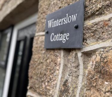 St Ives House | Cozy 13 WinterSlow Cottage: Perfect for Families and Pets
