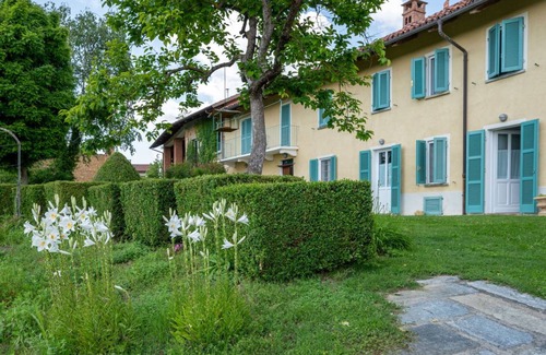 Vanara Other | Spacious 3-Bedroom House with Pool and Mountain Views