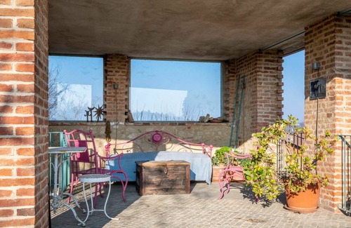 Vanara Other | Spacious 3-Bedroom House with Pool and Mountain Views