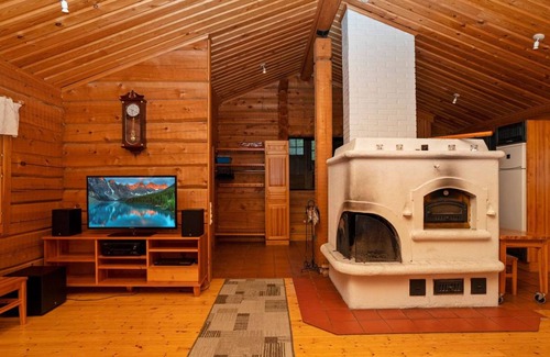 Kuusamo House | Spacious 2-Bedroom House for 6 Guests with Kitchen