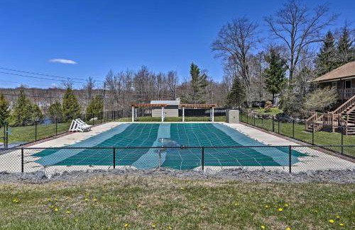 Tobyhanna House | Spacious 3-Bedroom House for Up to 10 Guests